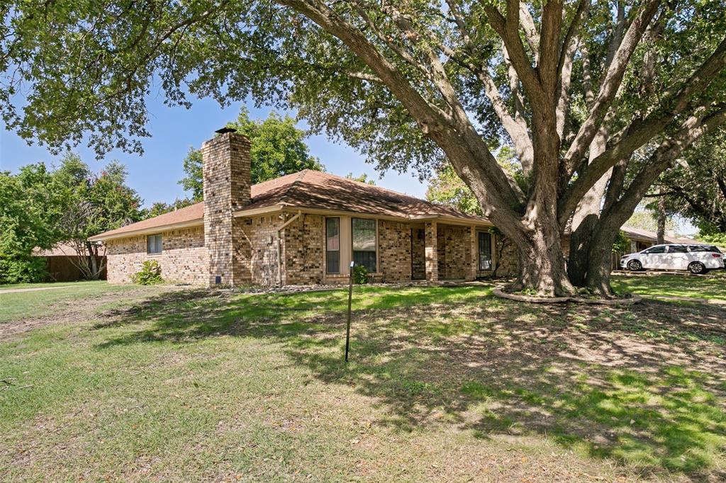 Welcome to this versatile 4 Bedroom floor plan on a large corner lot with a beautiful mature tree in the front yard in the well established Meadows of Candleridge. The home offers hard surface flooring throughout, updated kitchen, and bathrooms. The primary suite and eat-in kitchen lead to a versatile sunroom flex space in the back of the house. The oversized laundry area includes a half bath and plenty of drop zone space. The large living area includes a wet bar perfect for entertaining.