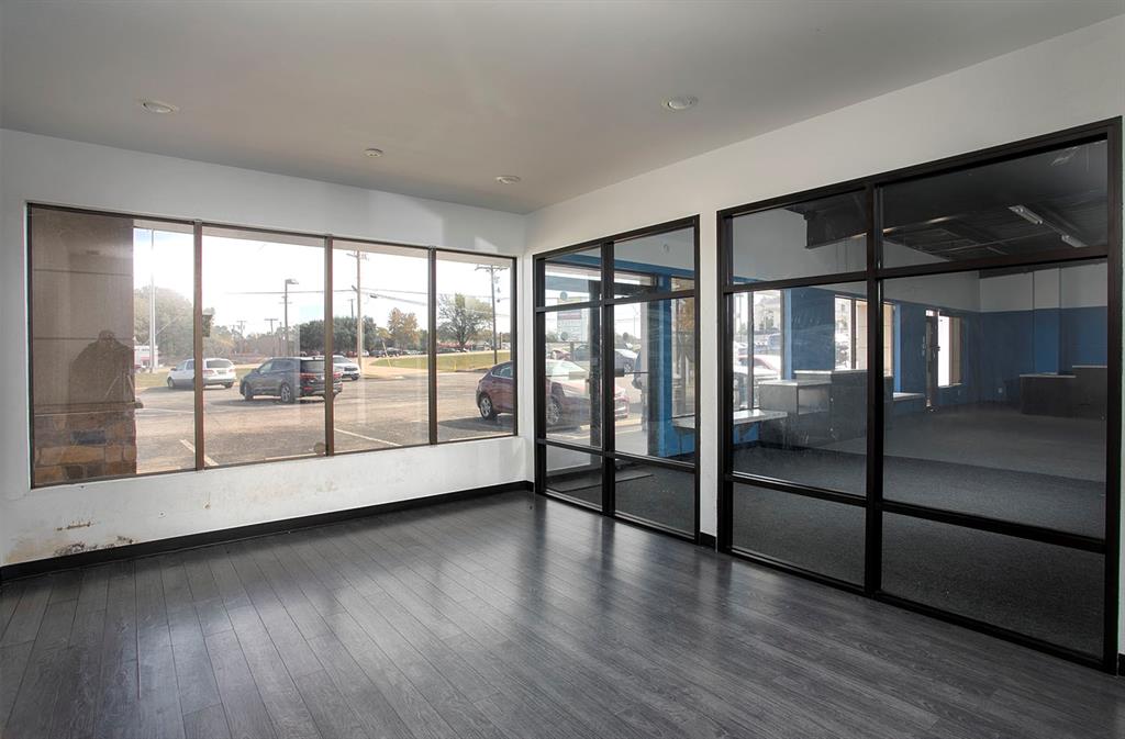FENTON MOTORS ADDN - Commercial Lease