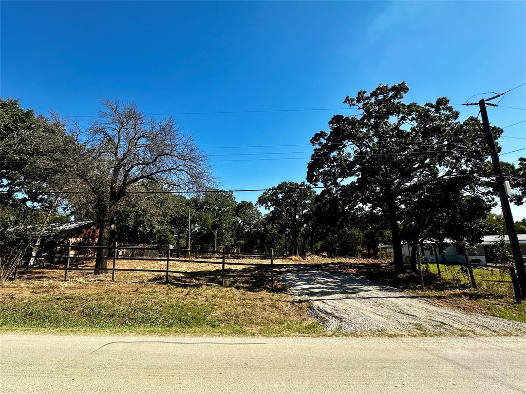 Welcome To Mansfield ISD. This 1.58 ACRE LOT Is Ready For Its' New Owner. Come Build Your Dream Home! Go See Property, No Appointment Necessary.