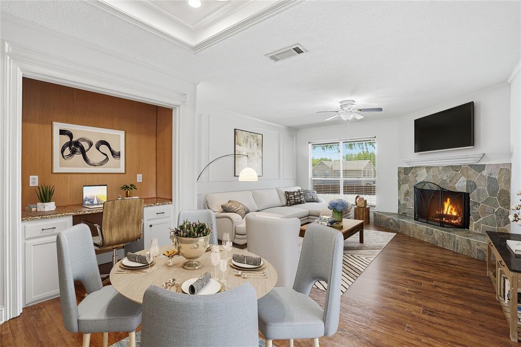 This 2 bedroom, 2 bathroom condo is fully updated. Wonderful features in this home for this price! Granite
countertops, updated bathrooms, stone fireplace, custom closet, built-in desk or drybar in LR, private
balcony. Two covered parking spaces. Great location right off Camp Bowie within walking distance to
Sanguinet Park & within minutes from 7th Street area