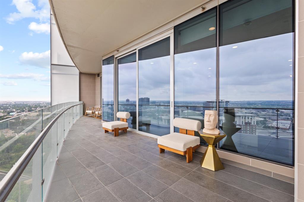BLEU CIEL CONDO - Residential