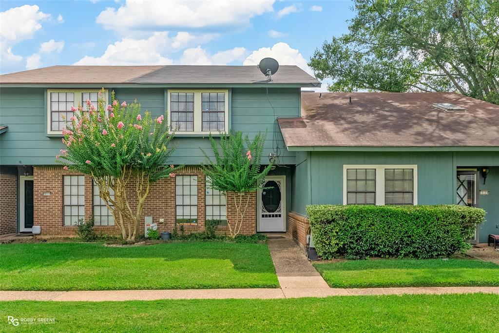 Great opportunity for investors or first-time homebuyers! This 3-bedroom, 1.5-bath townhome is ideally located in Shreveport—just minutes from LSUS, Youree Drive, and Ellerbe Road, offering strong rental potential and everyday convenience. Inside, you’ll find a spacious layout with a large primary suite featuring a walk-in closet, plus a functional kitchen with bright cabinetry and tile flooring. The private, fenced courtyard provides a low-maintenance outdoor space perfect for relaxing or entertaining. Community amenities include a pool and tennis courts, adding extra value for residents and tenants alike. With the HOA covering water, sewer, trash, and all exterior yard maintenance, this property offers hassle-free ownership and predictable expenses. Whether you’re looking to build your portfolio or purchase your first home, this move-in ready property is a smart, affordable choice!