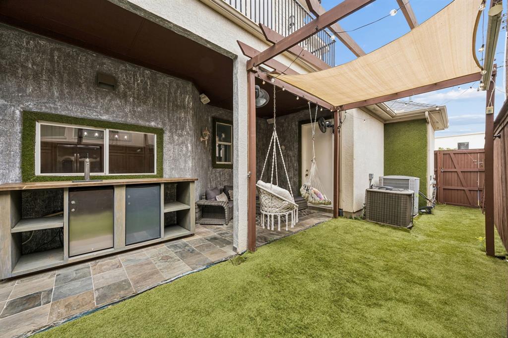 La Foy Place - Residential