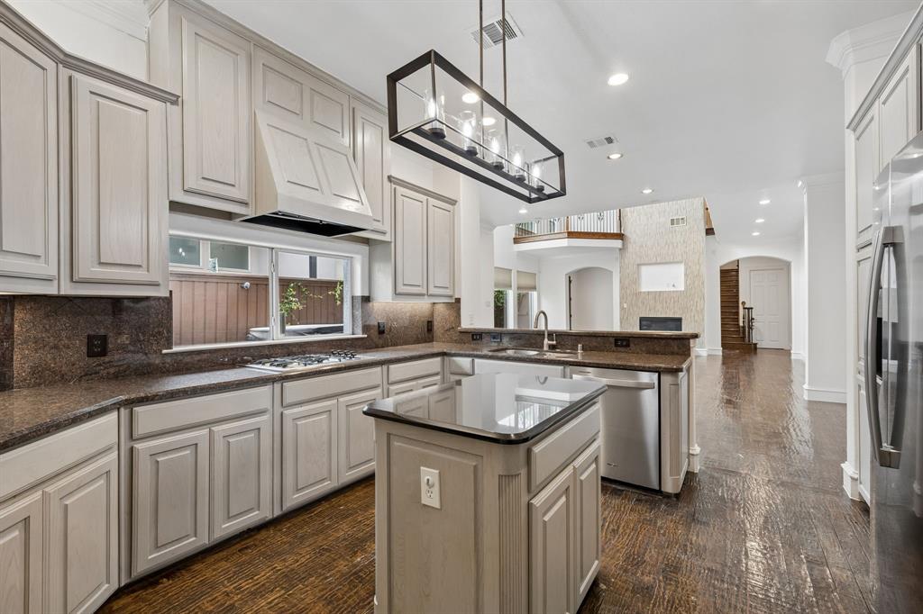 La Foy Place - Residential