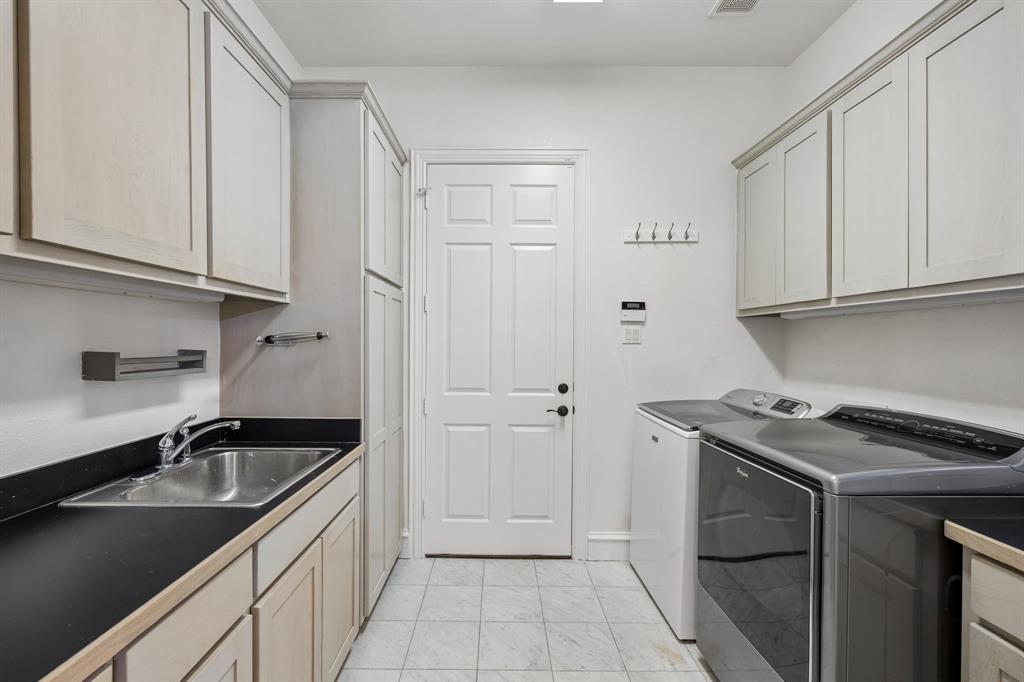 La Foy Place - Residential