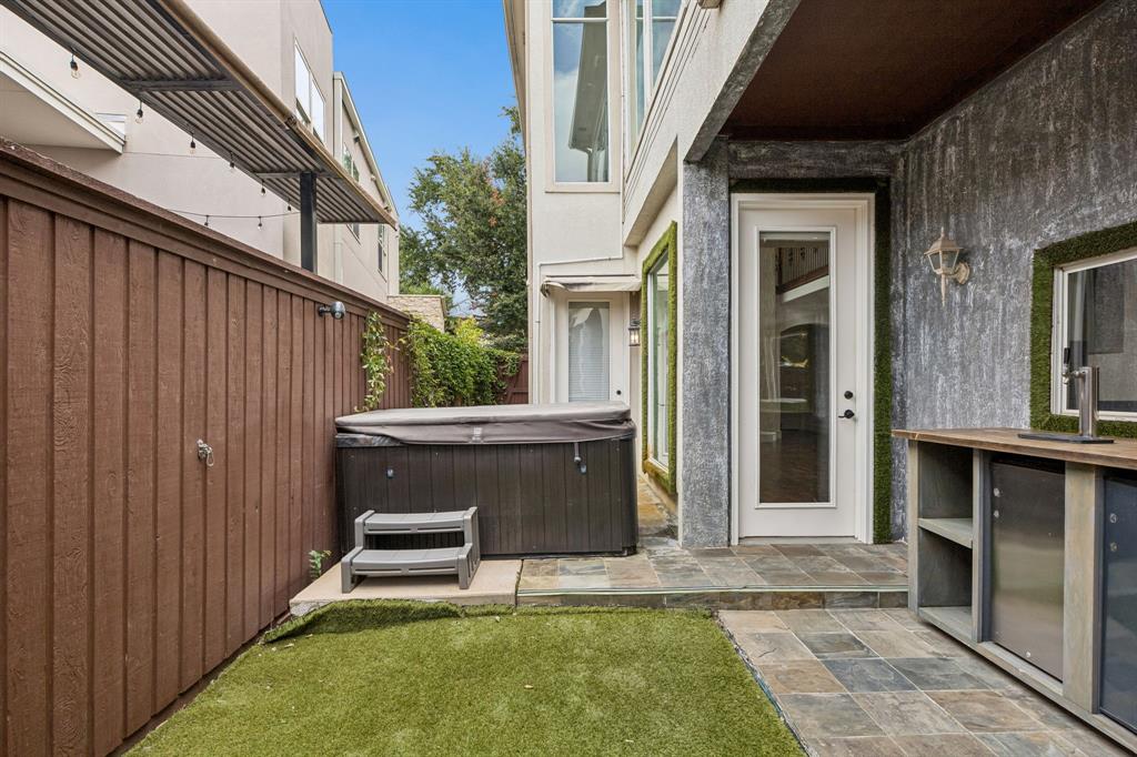 La Foy Place - Residential