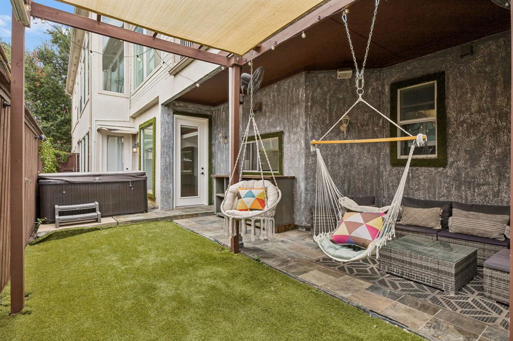 La Foy Place - Residential