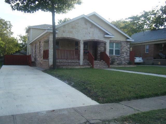Completed Remodeled 5 bedrooms house.  
Walking distance to Elementary School, High School.
Grocery, Gas, Restaurants are nearby.
Easy access to down town and art district.  Big backyard.
