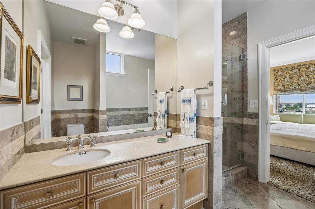 PLAZA AT TURTLE CREEK RES PH 2 - Residential
