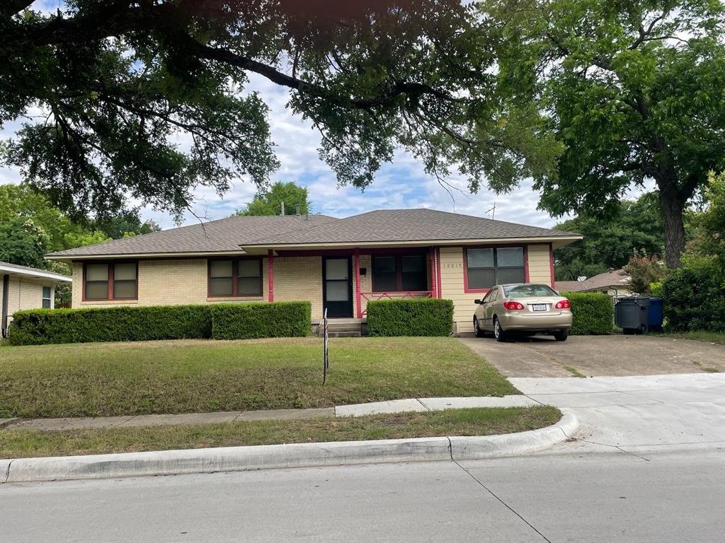 Nice house, 3 bed, 1.5 bath 2 living areas. No blind offers, must view the property