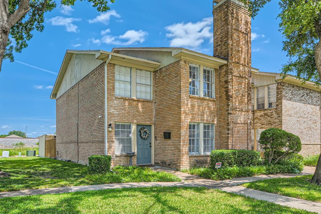 Woodhaven Twnhs Rev - Residential