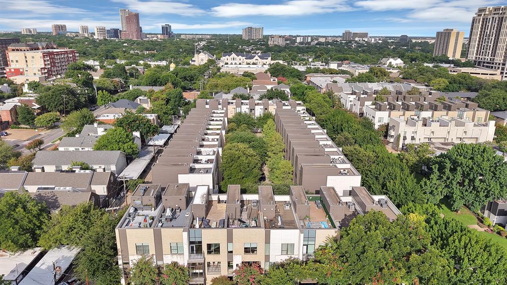 Twnhms 4111 - Residential