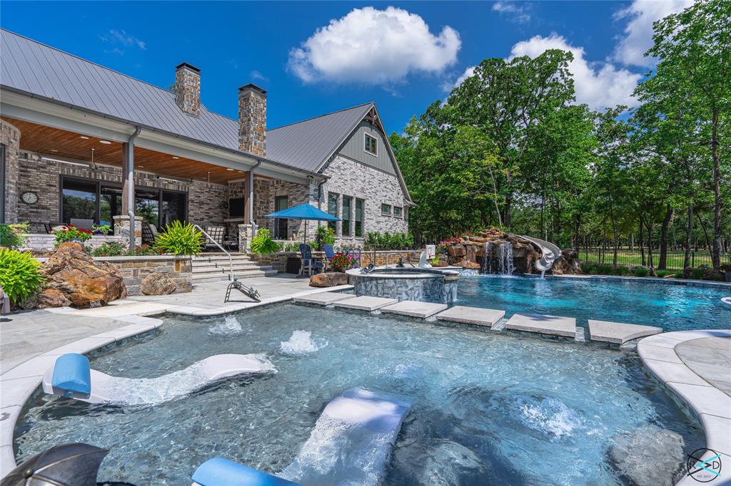 Pinnacle Club - Residential
