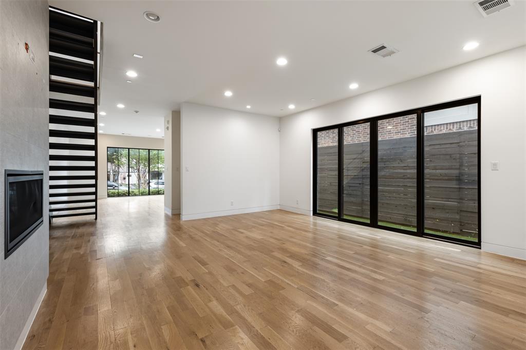 Wesley Flace Add - Residential