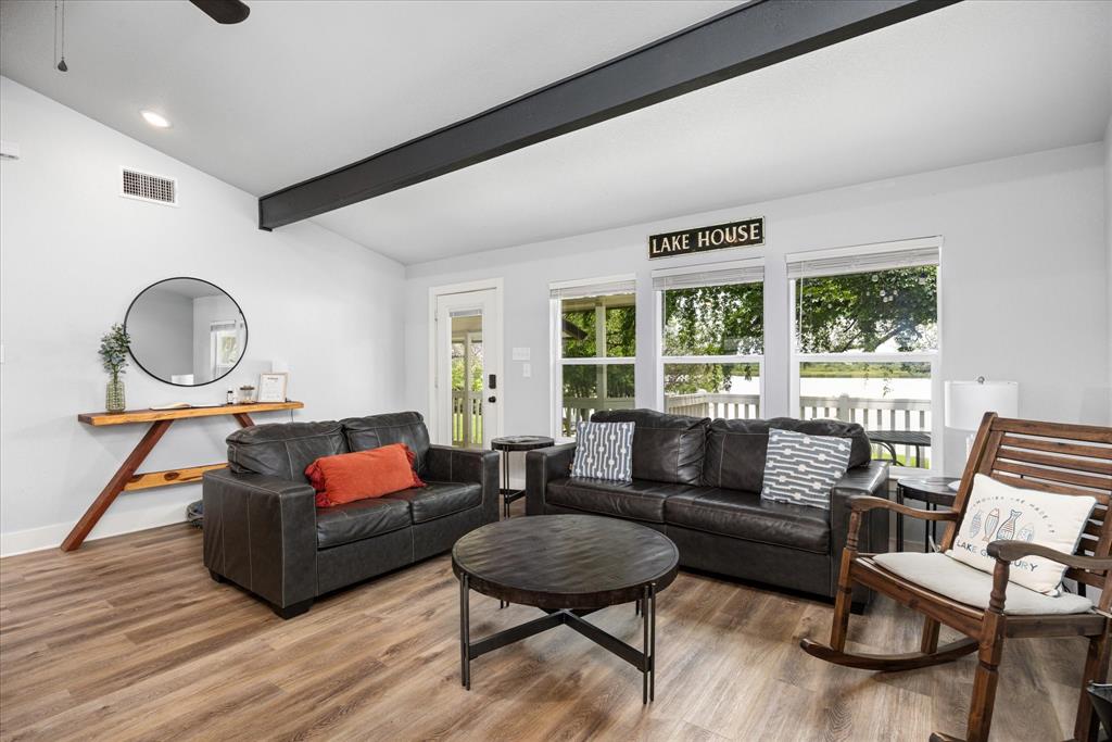 The Liveoaks Add - Commercial Sale