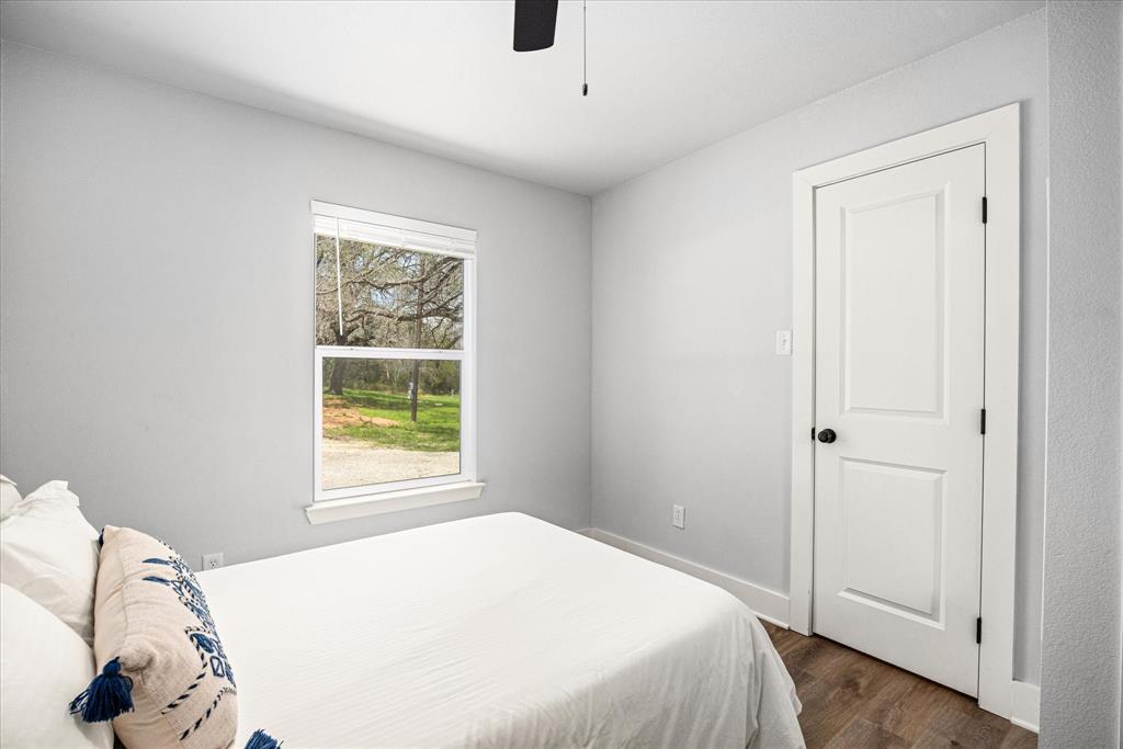 The Liveoaks Add - Commercial Sale