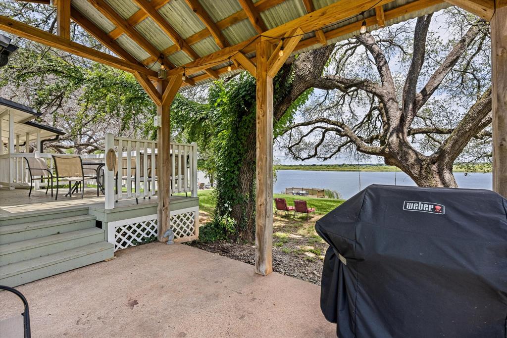 The Liveoaks Add - Commercial Sale