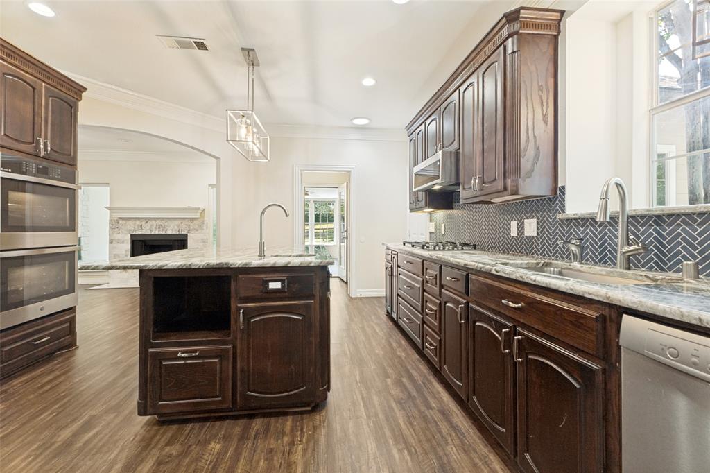 Emerald Sound At Lake Lewisvil - Residential