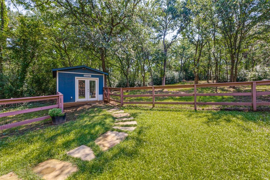 Emerald Sound At Lake Lewisvil - Residential