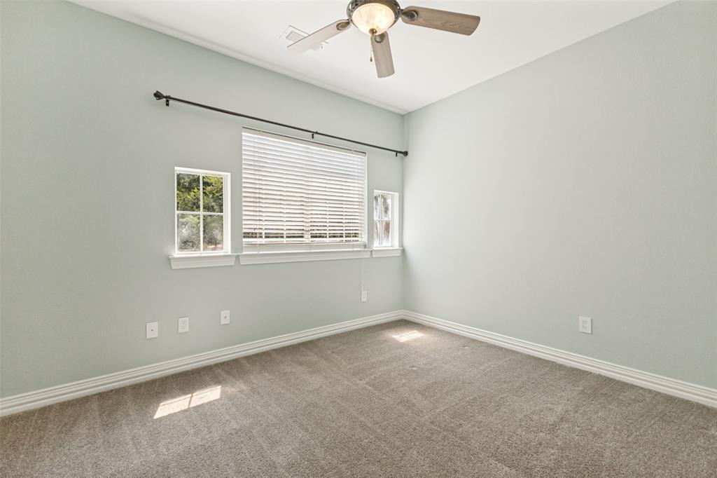 Emerald Sound At Lake Lewisvil - Residential