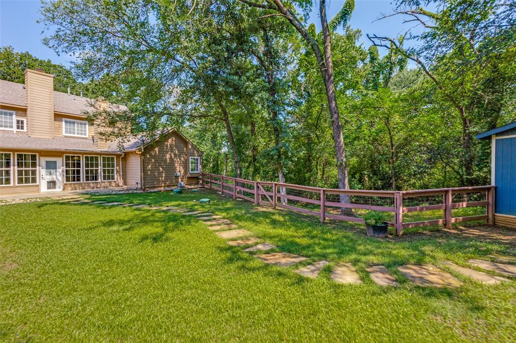 Emerald Sound At Lake Lewisvil - Residential