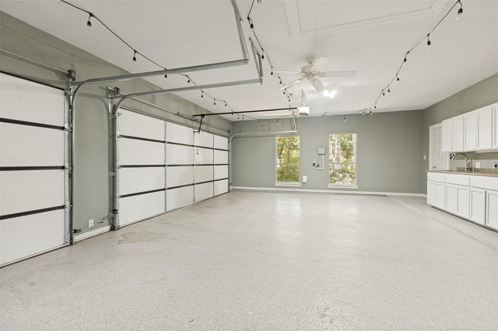Emerald Sound At Lake Lewisvil - Residential