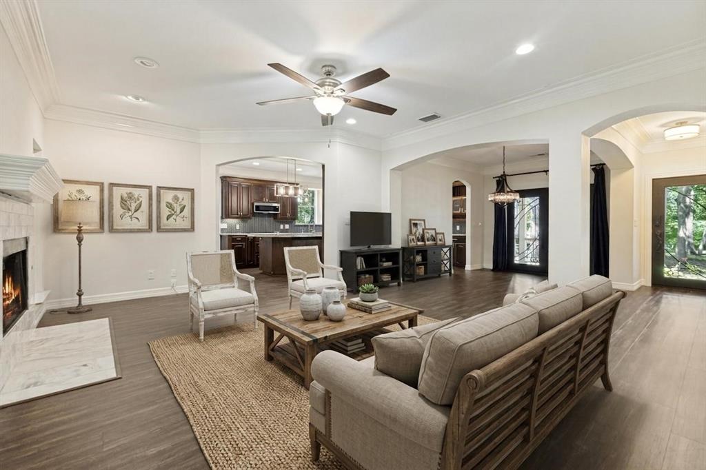 Emerald Sound At Lake Lewisvil - Residential
