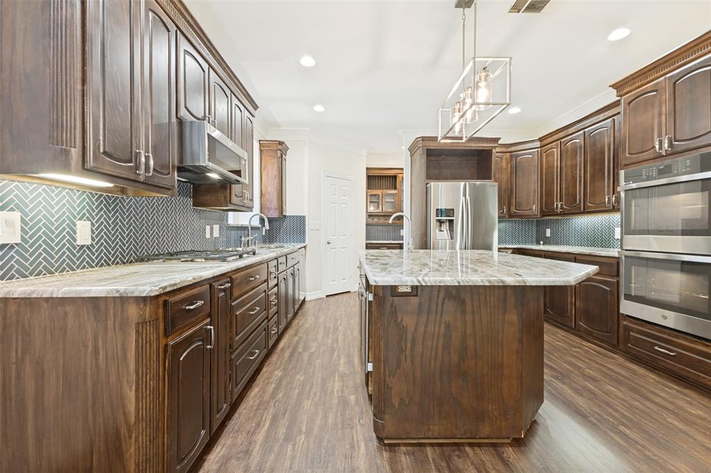 Emerald Sound At Lake Lewisvil - Residential