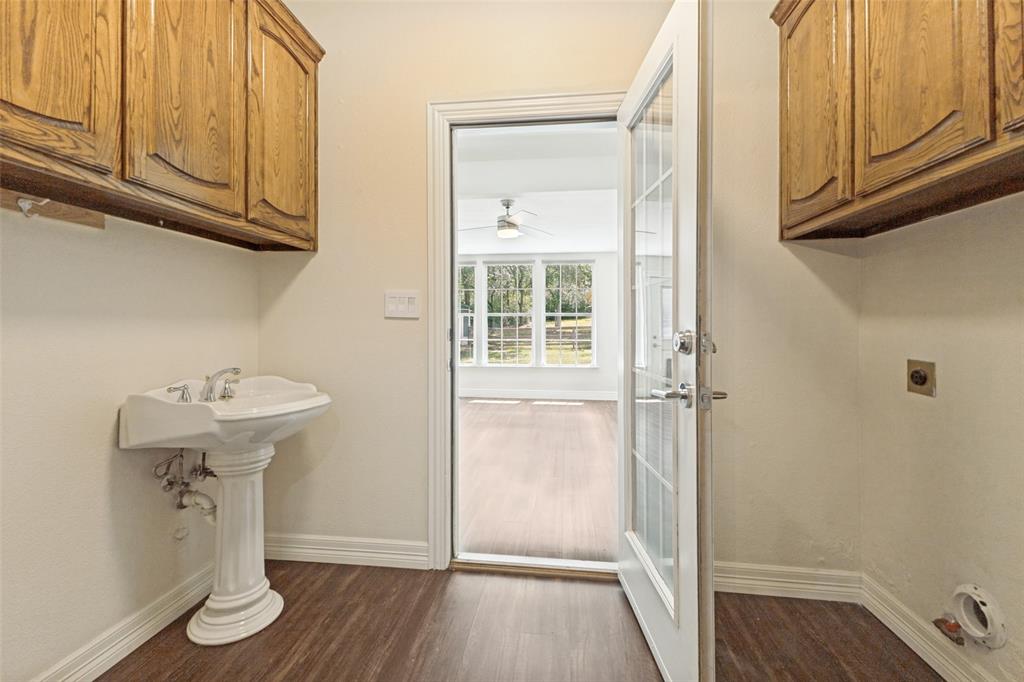Emerald Sound At Lake Lewisvil - Residential