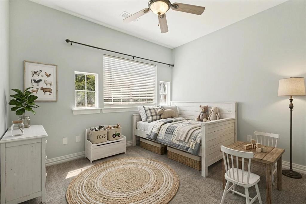 Emerald Sound At Lake Lewisvil - Residential