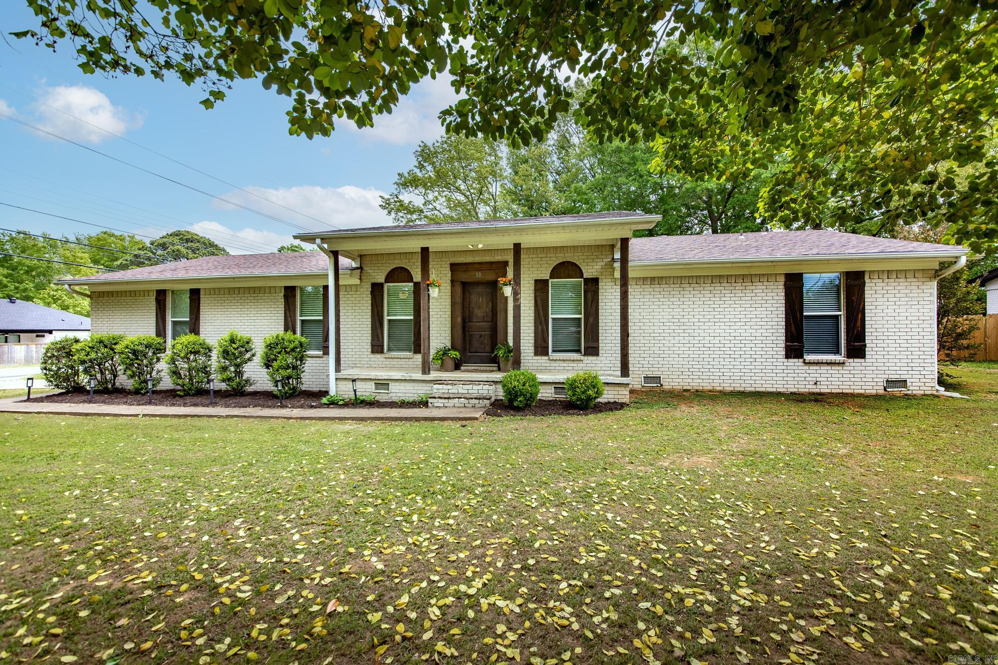 PINEWOOD ESTATES - Residential