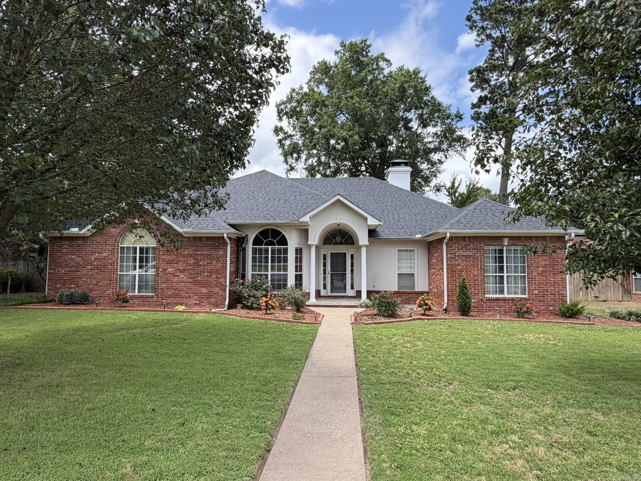COUNTRY CLUB OF ARK THE - Residential