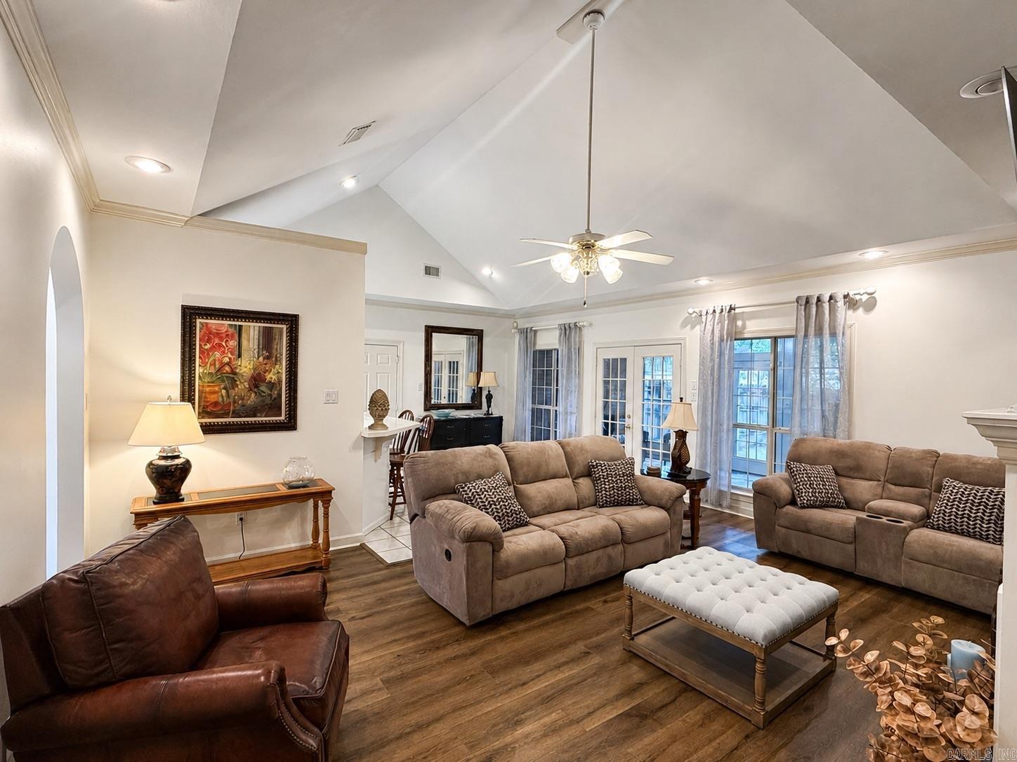COUNTRY CLUB OF ARK THE - Residential