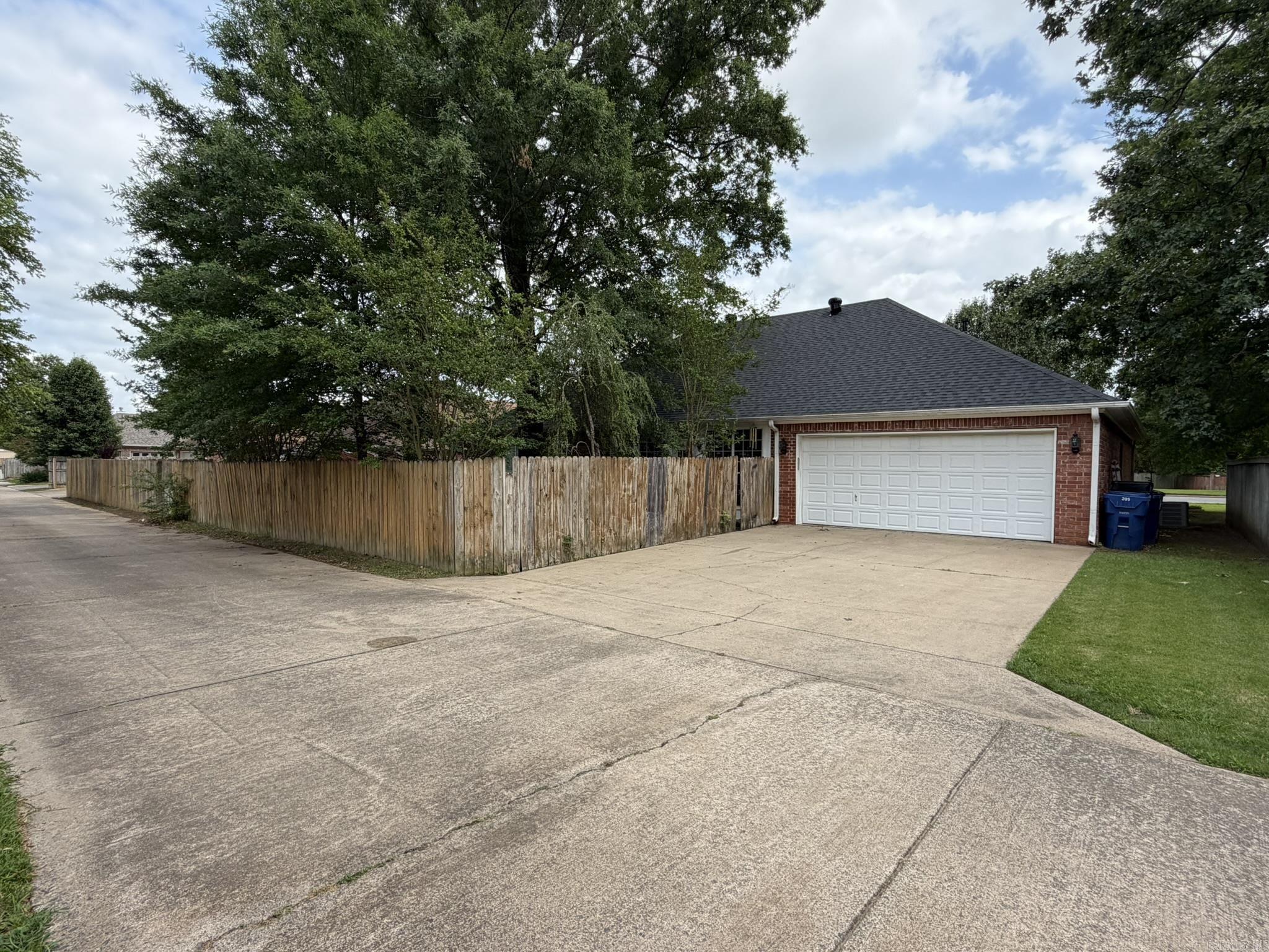 COUNTRY CLUB OF ARK THE - Residential
