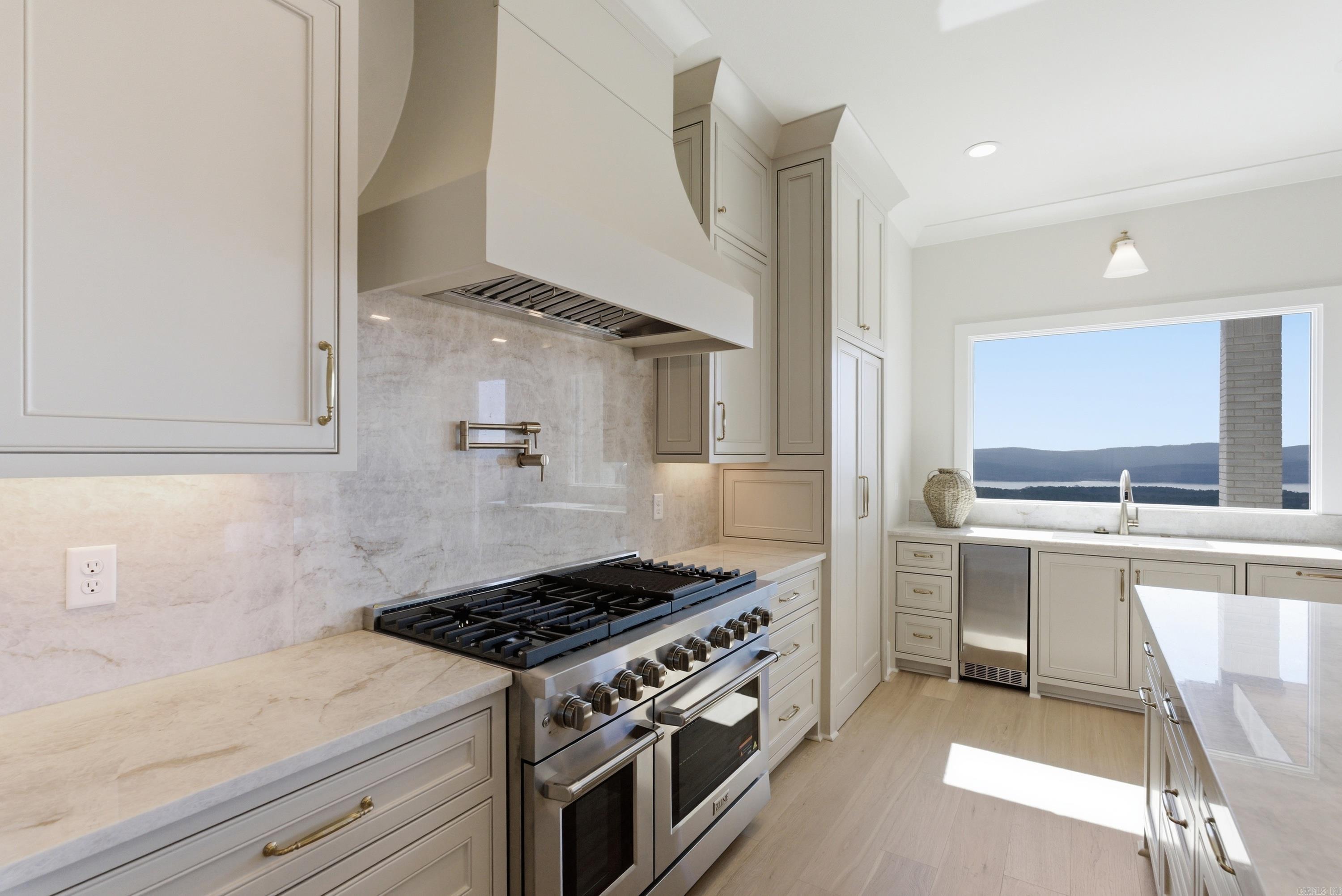 LAKEVIEW WEST - Residential