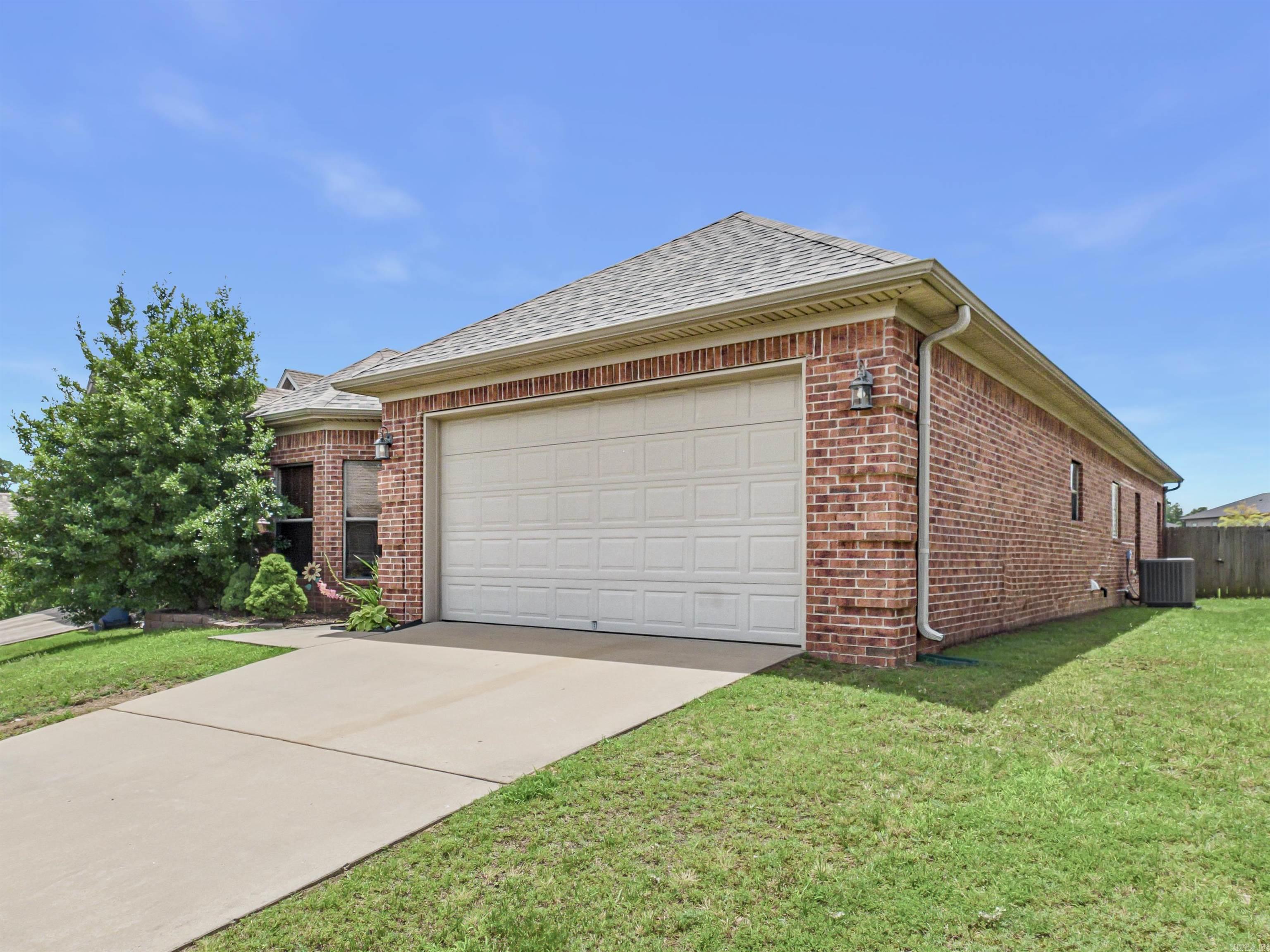 COUNTRY CLUB OF AR VILLAGE WAY A - Residential