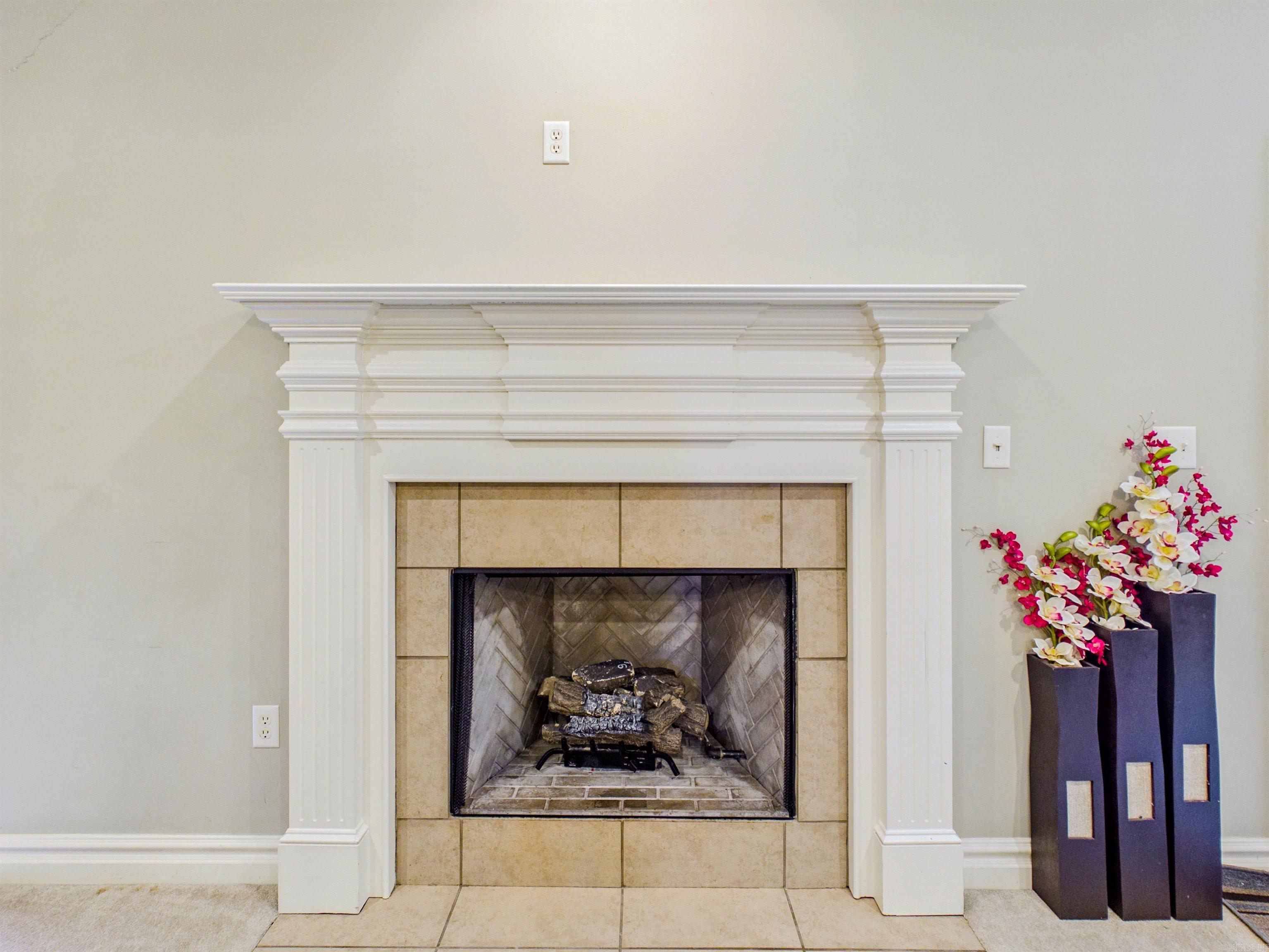 COUNTRY CLUB OF AR VILLAGE WAY A - Residential