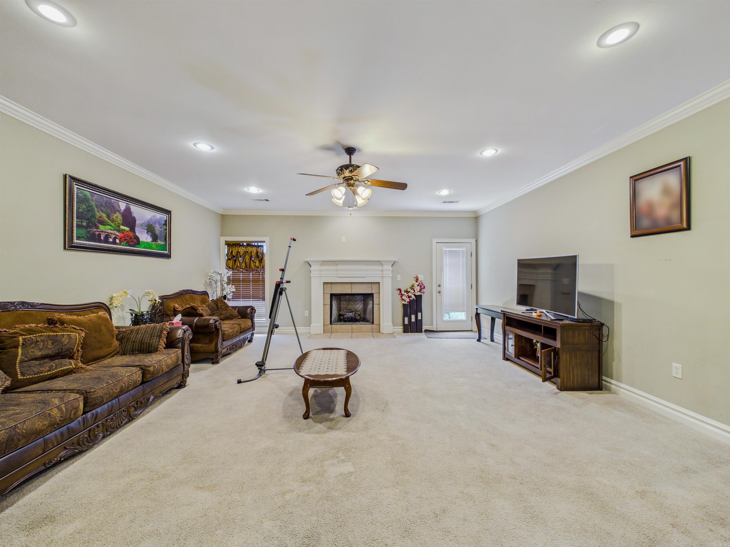 COUNTRY CLUB OF AR VILLAGE WAY A - Residential