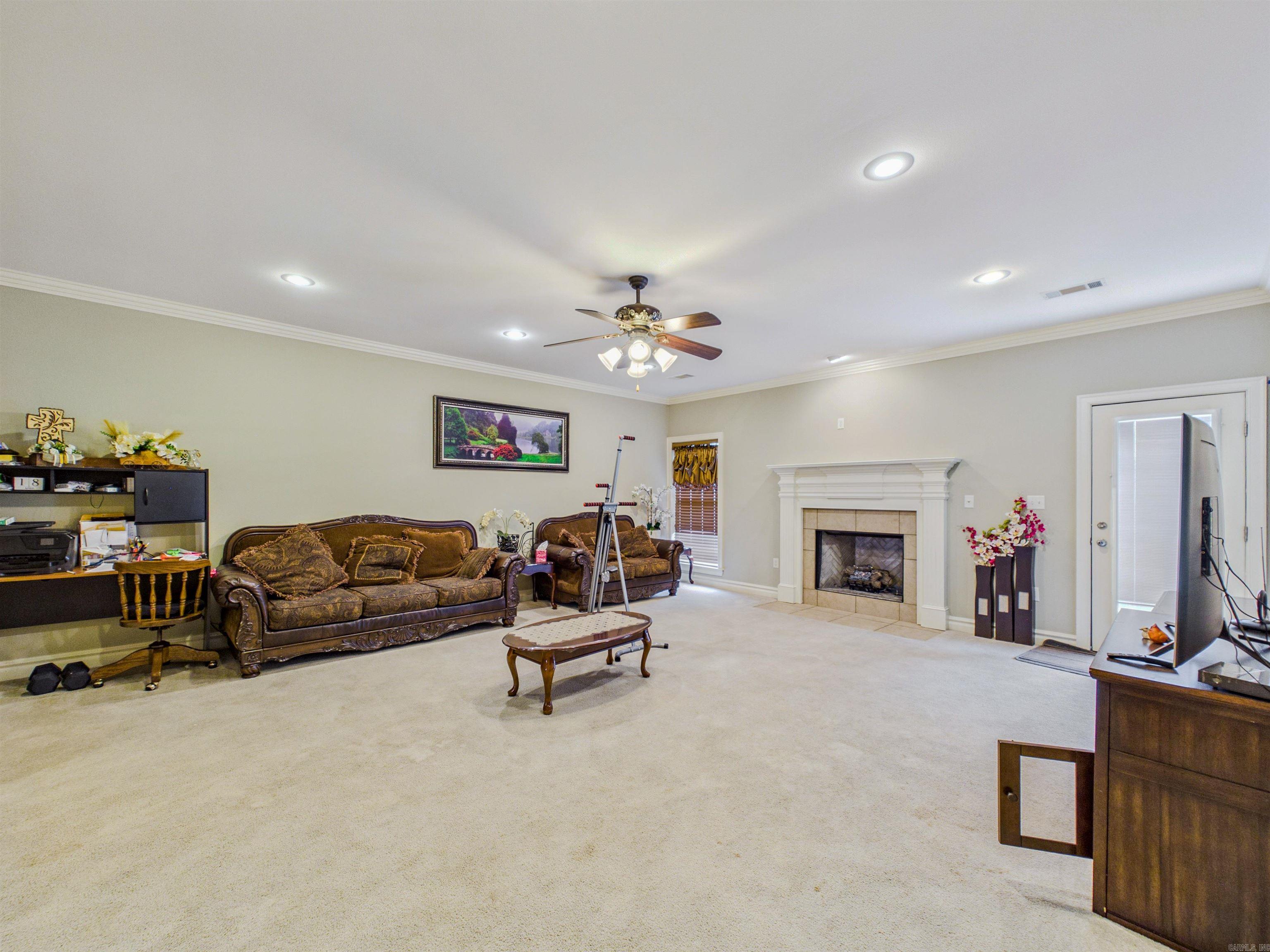 COUNTRY CLUB OF AR VILLAGE WAY A - Residential