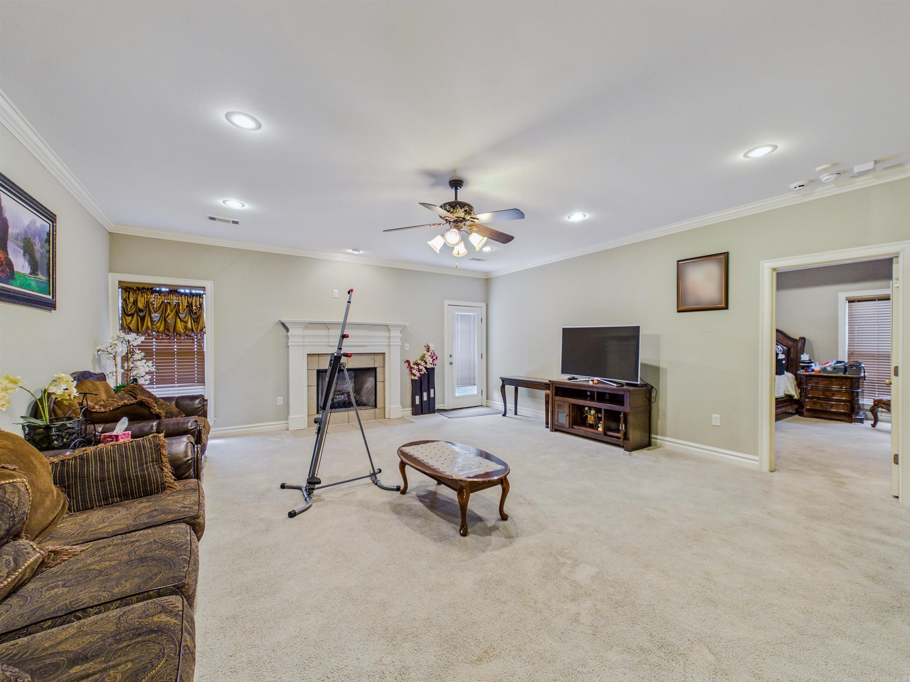 COUNTRY CLUB OF AR VILLAGE WAY A - Residential