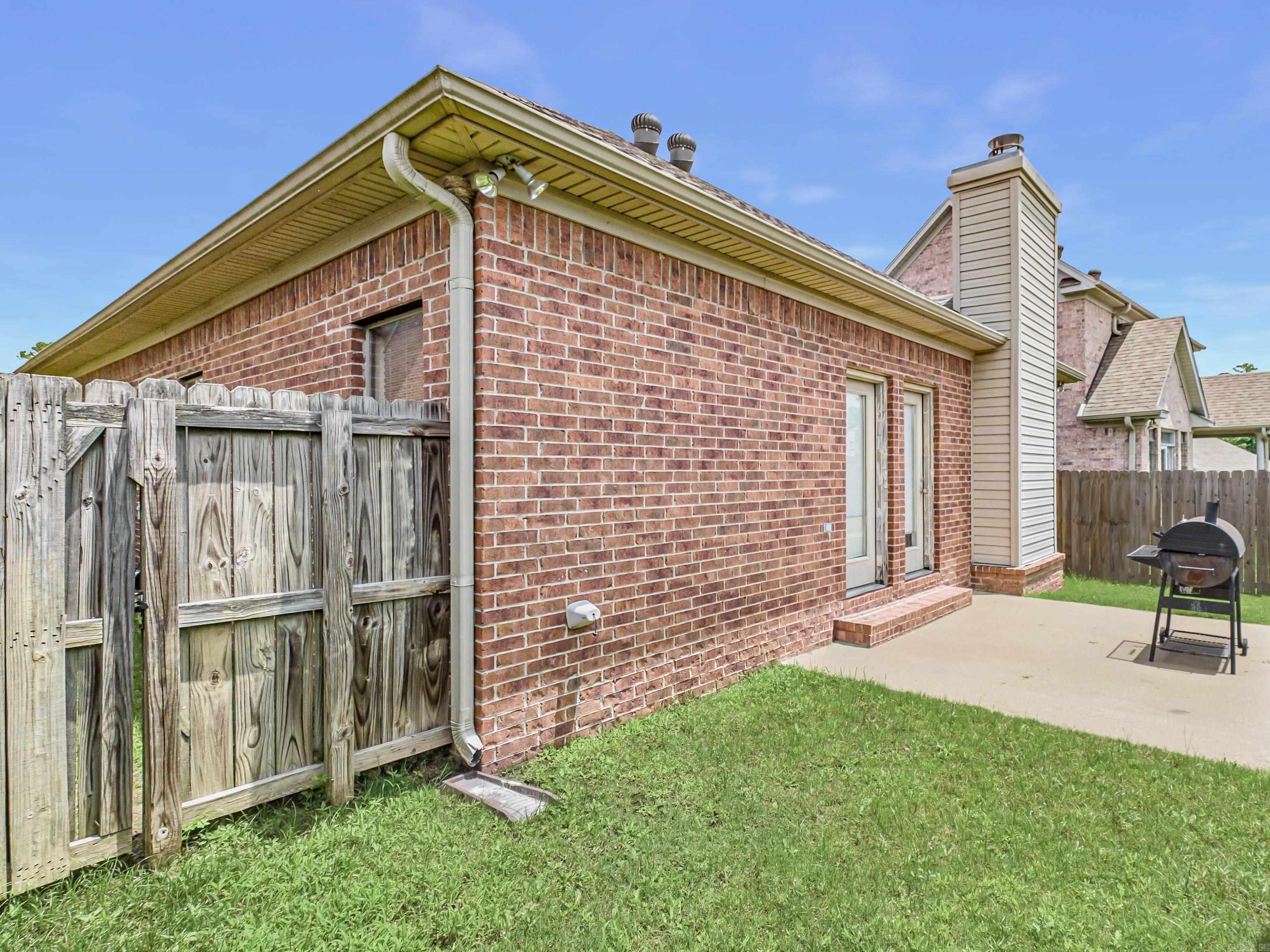 COUNTRY CLUB OF AR VILLAGE WAY A - Residential