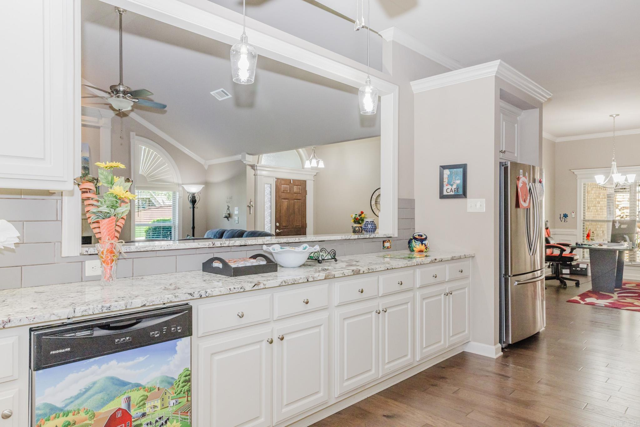 MAJESTIC POINTE - Residential