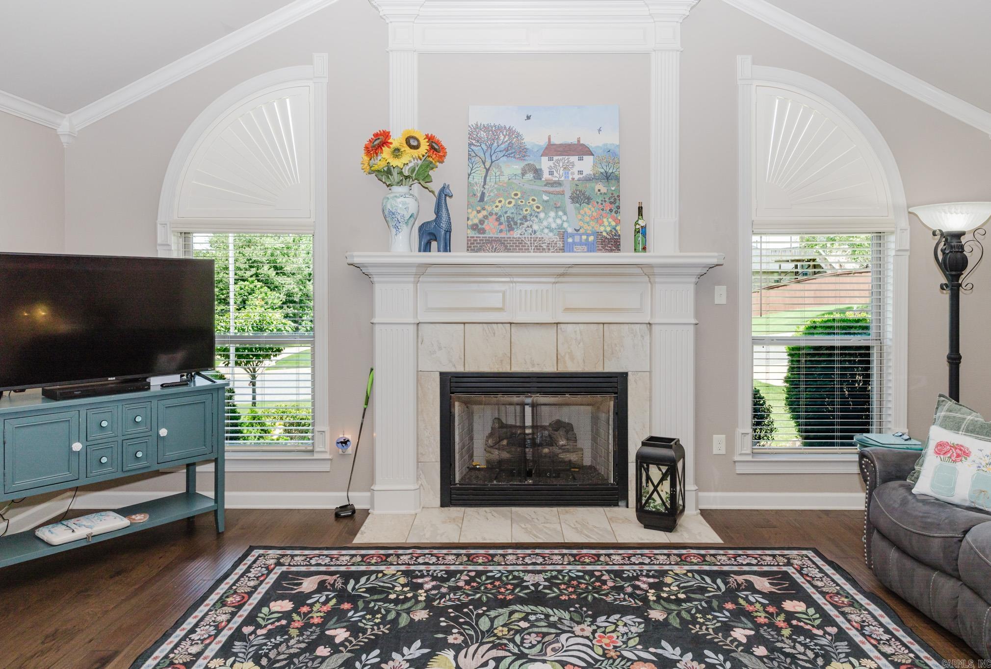 MAJESTIC POINTE - Residential