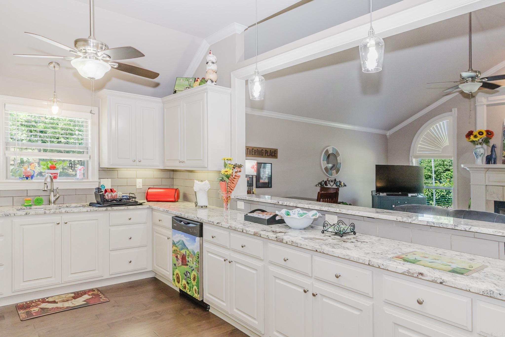 MAJESTIC POINTE - Residential