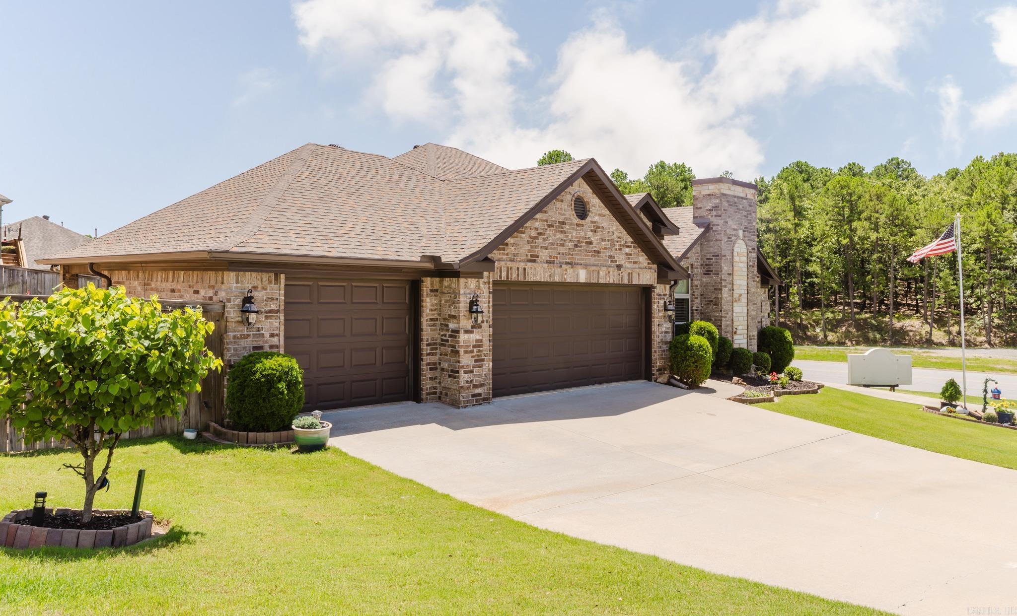 MAJESTIC POINTE - Residential