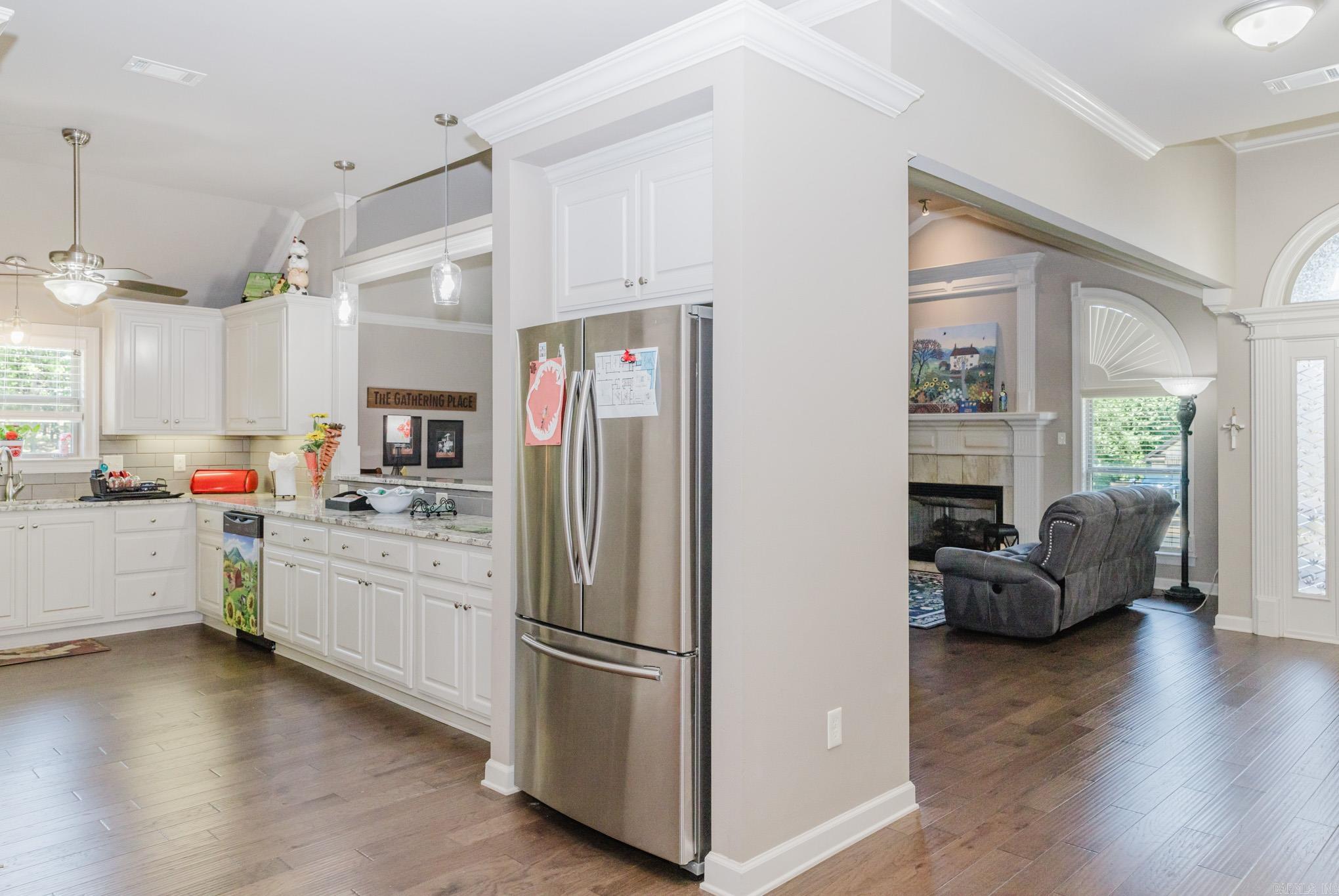 MAJESTIC POINTE - Residential