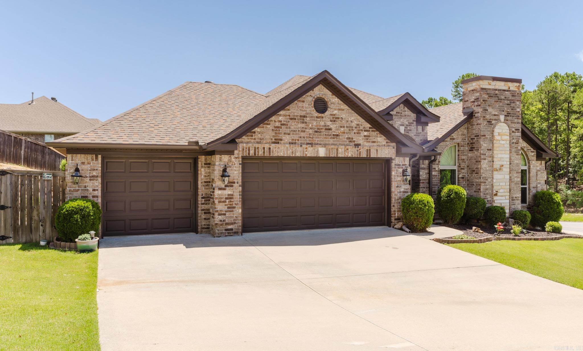 MAJESTIC POINTE - Residential