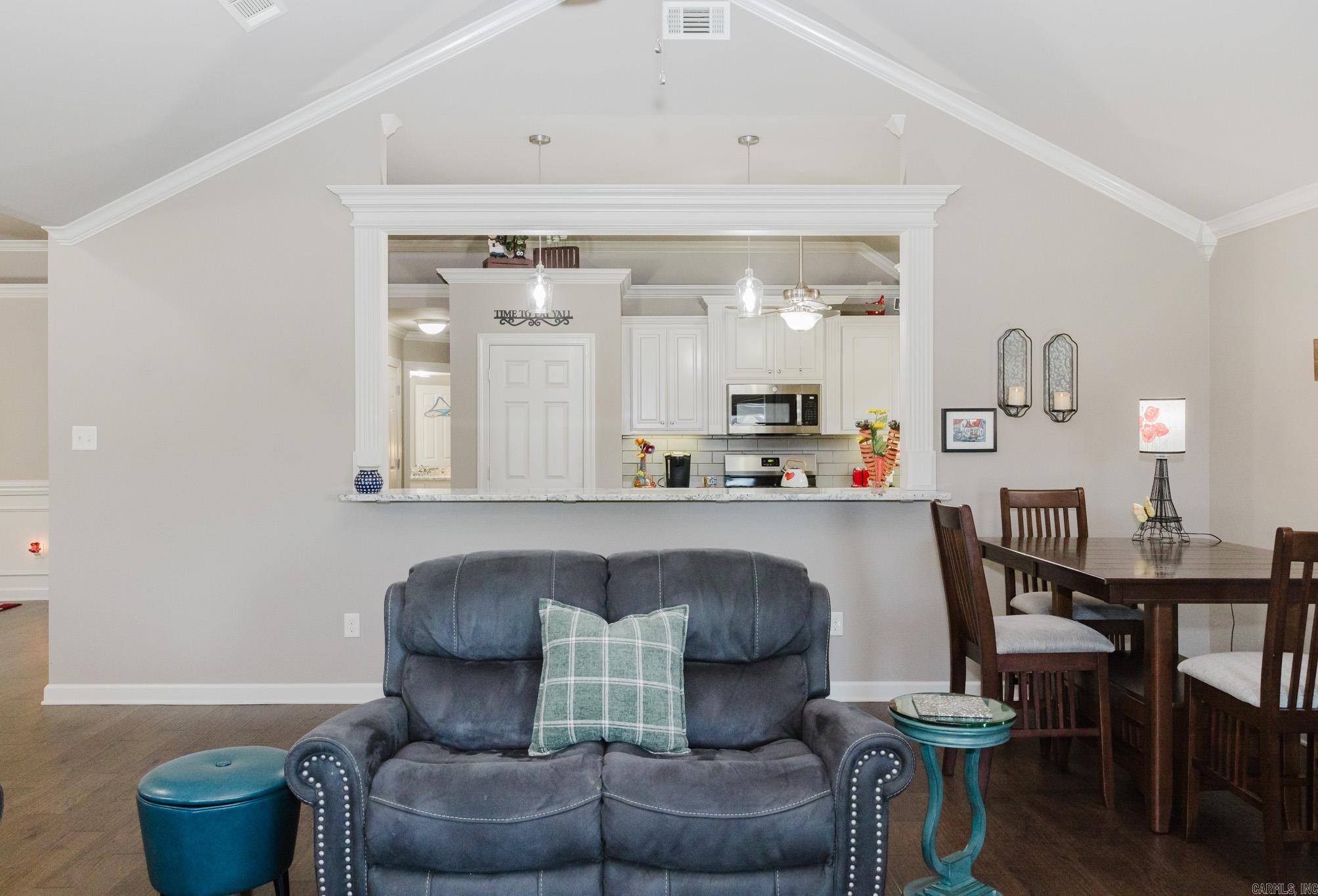 MAJESTIC POINTE - Residential