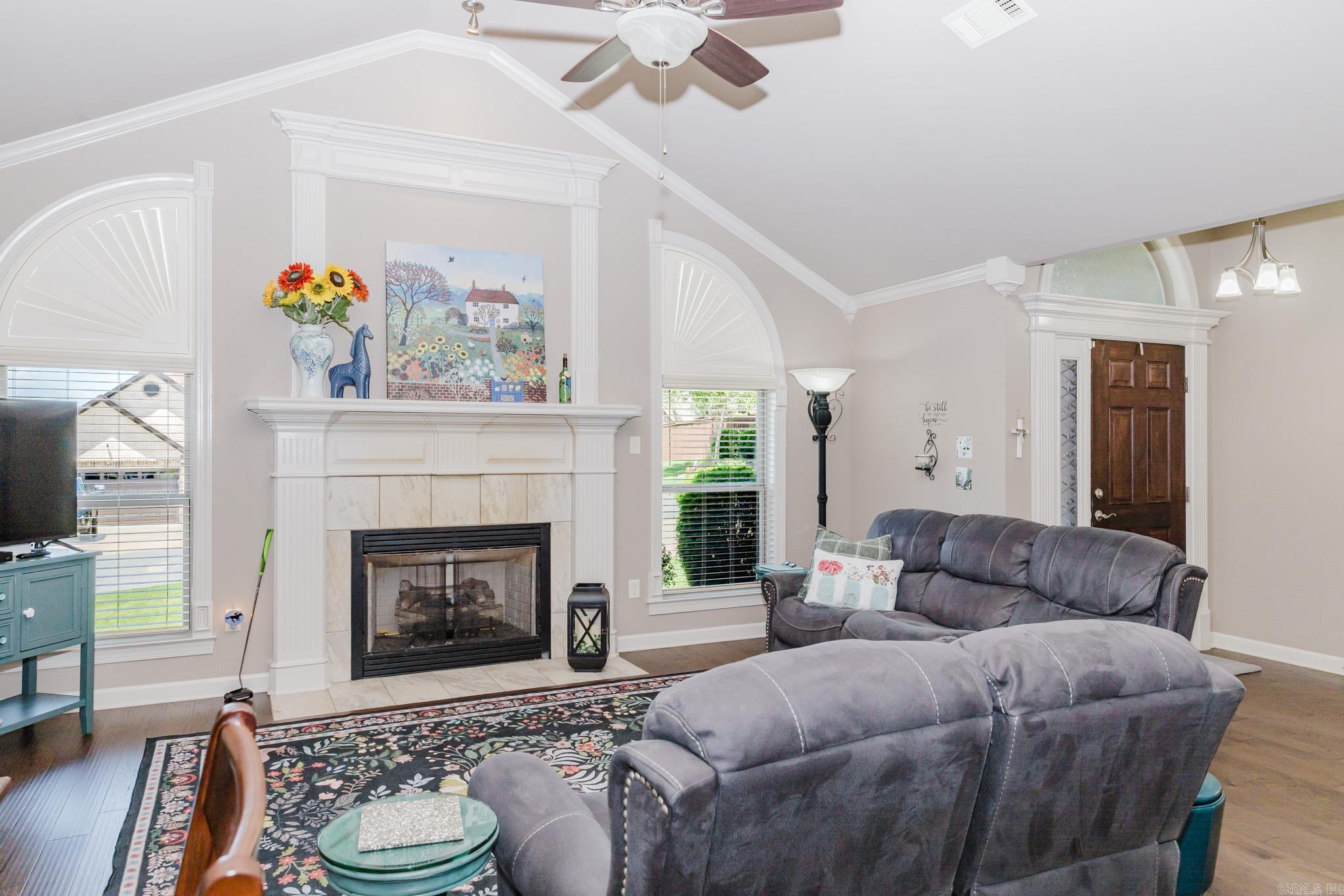MAJESTIC POINTE - Residential