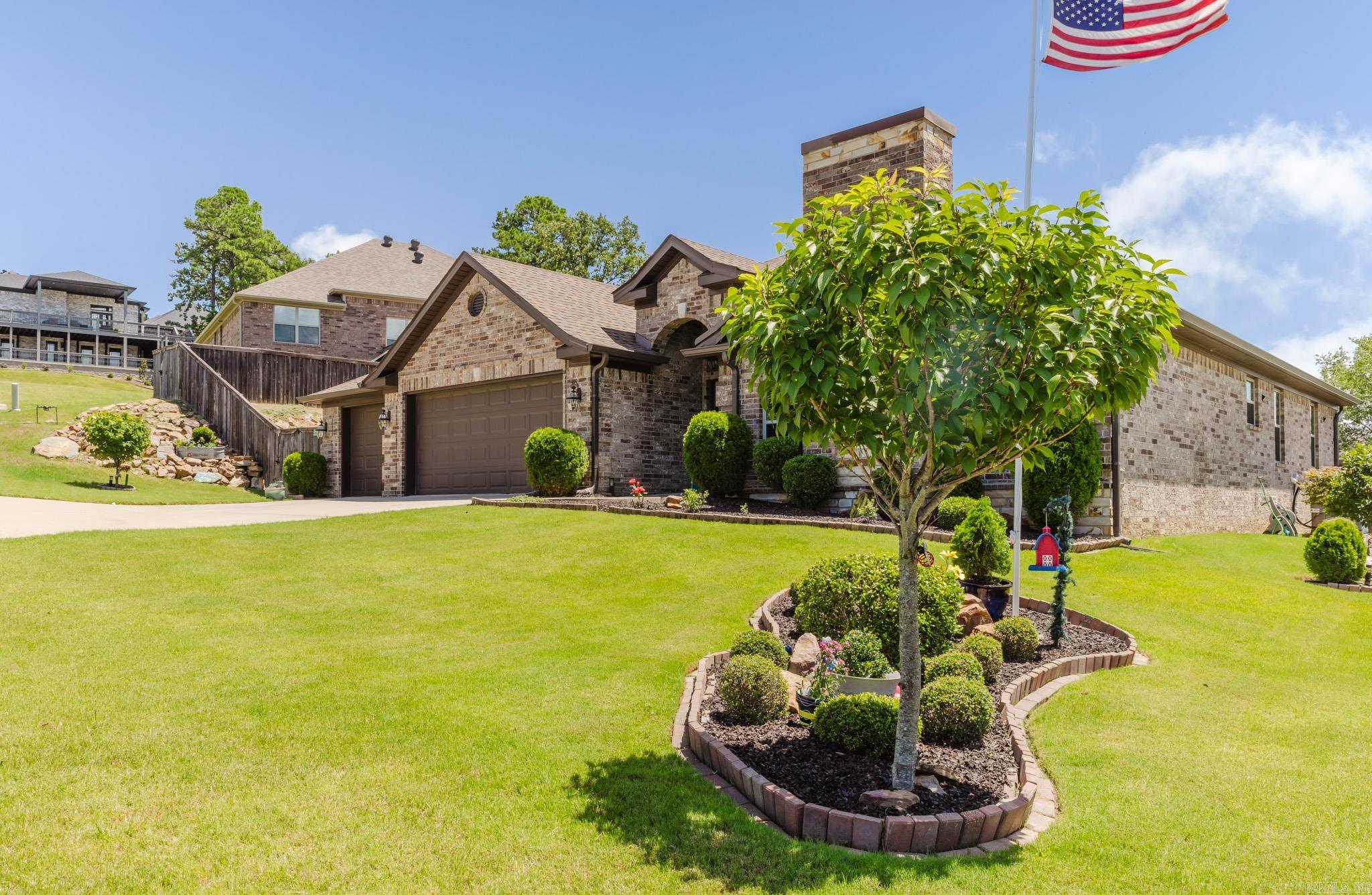 MAJESTIC POINTE - Residential